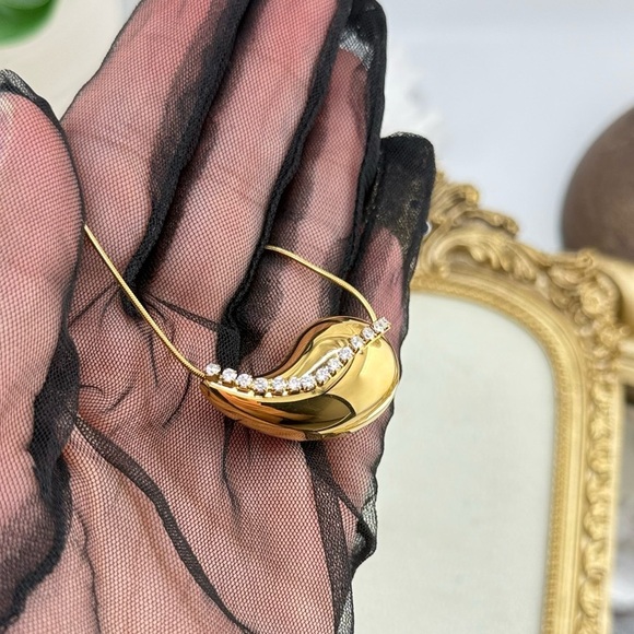 LGold Teardrop Pendant Necklace – PVD Real Gold Plated, Stainless Steel - Picture 9 of 14